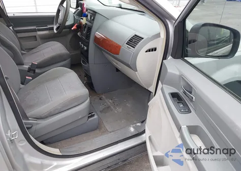 2008 Chrysler Town & Country Lx z USA, uszkodzony, nr VIN 2A8HR44H38R683015